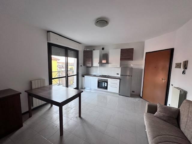 2-room flat in Via Cimaripa, Dalmine - Photo 1