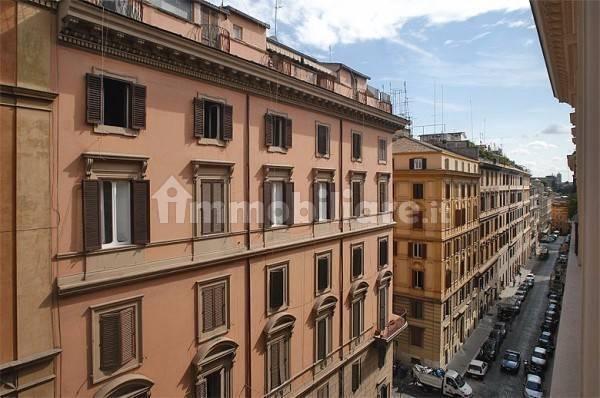 Gemeinschaftsbüro in Via Genova, Roma - Foto 1