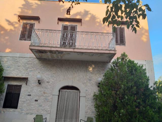 Mansion in {3}, Via Monte d'Alba 47 - Photo 1