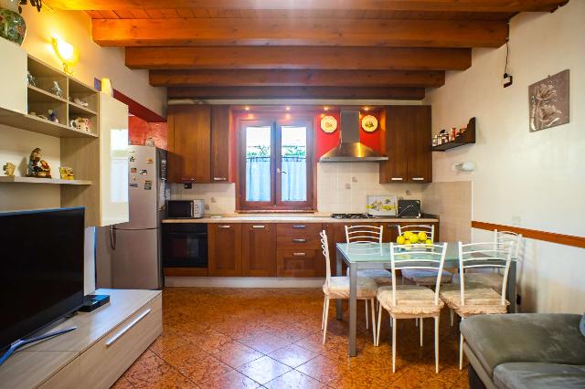 Terraced house in Via Crocetta, Mozzecane - Photo 1