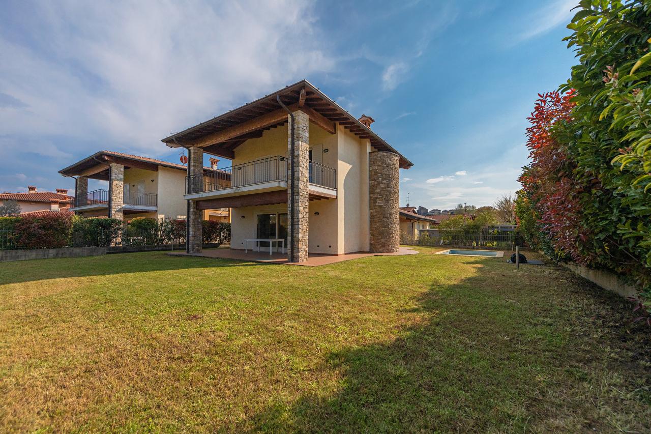 Villa unifamiliare in vendita a Manerba Del Garda