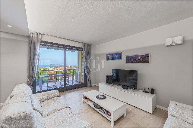 4-room flat, Desenzano del Garda - Photo 1