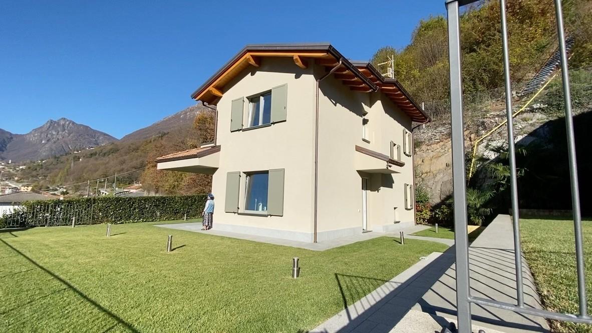 Villa unifamiliare in vendita a Carlazzo