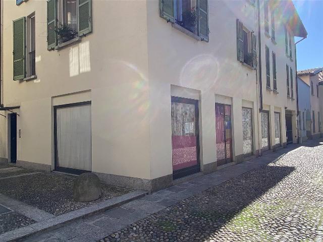 Negozio in Via Conte Amizzone  12, Arona - Foto 1