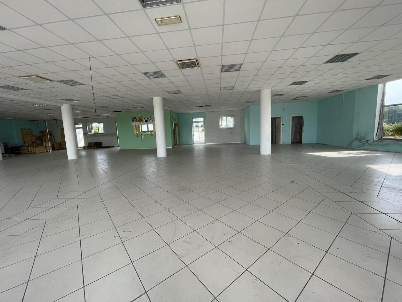 Locale commerciale in , Altopascio, {3} - Foto 1
