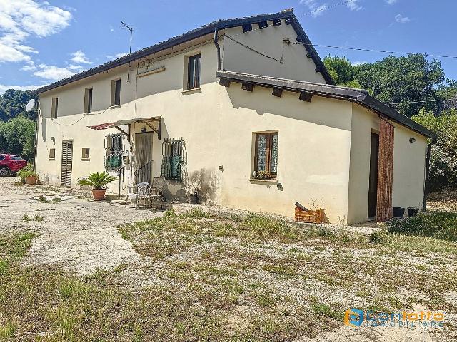 Country house or cottage in Via Montecantino 37, Massignano - Photo 1