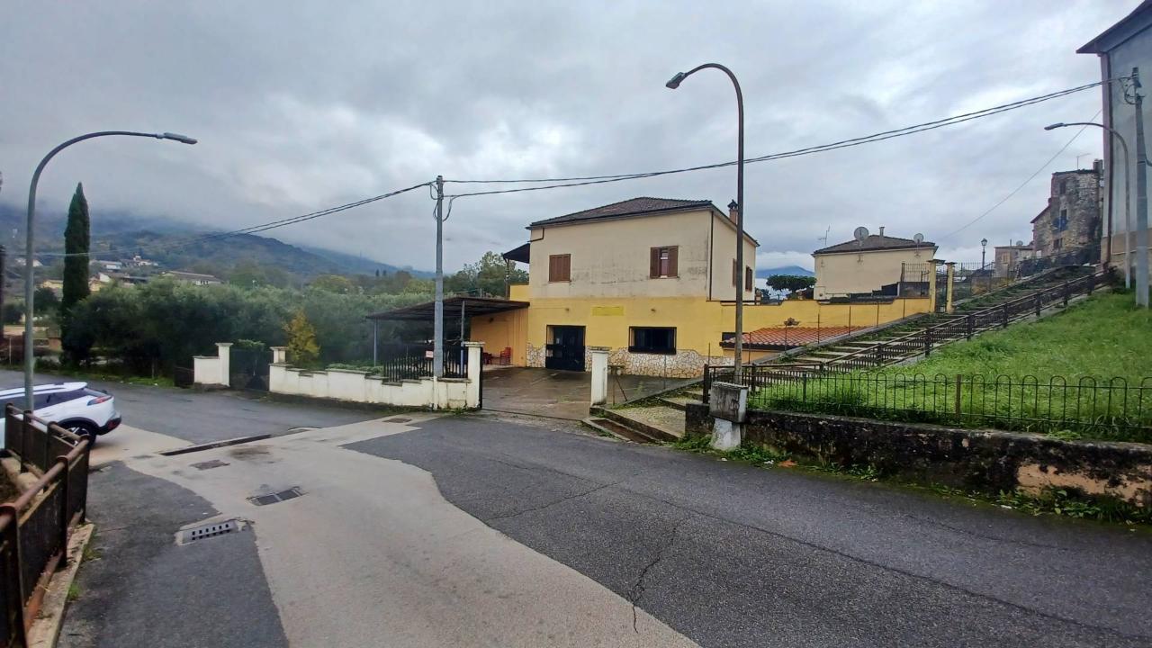 Magazzino in Piazza Boccatopa, Amaseno, {3} - Foto 2