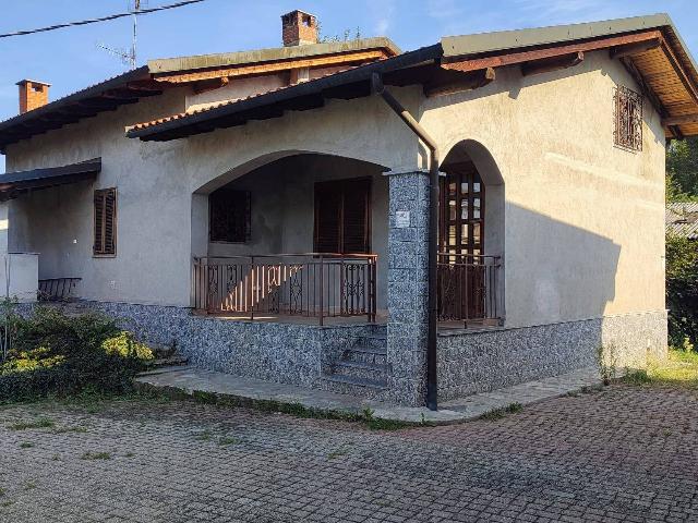 Mansion in Via Paruzza 57, Cossato - Photo 1