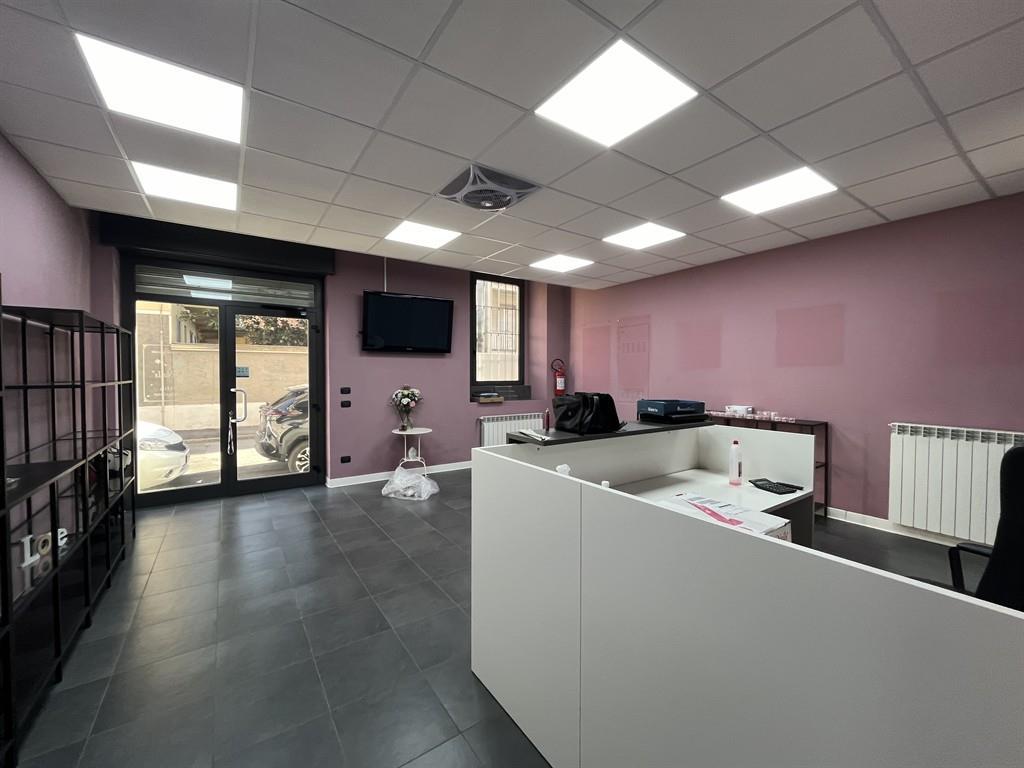 Negozio in Via Mazzini, Lissone, {3} - Foto 1