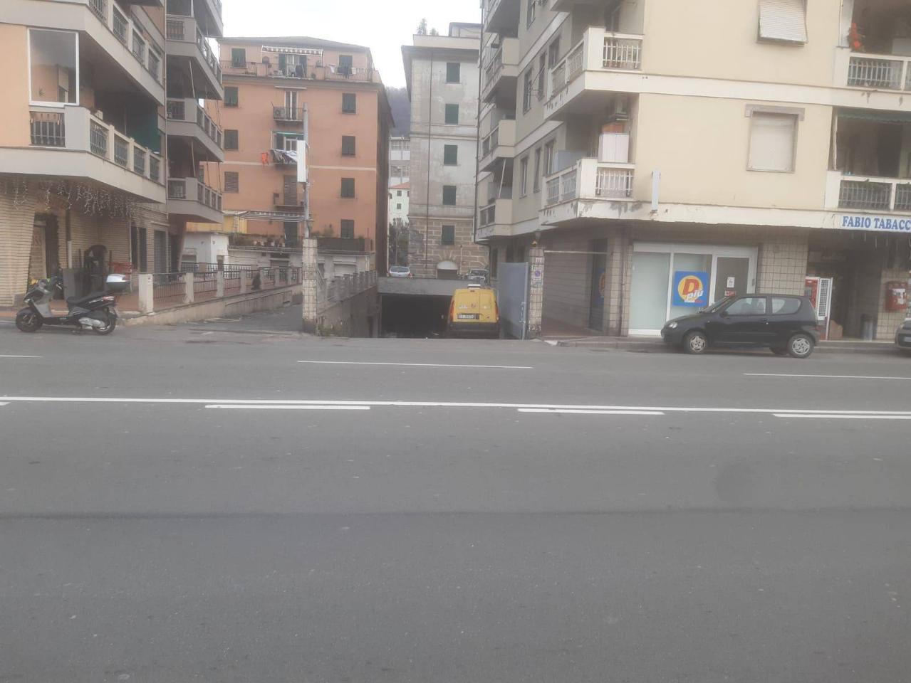 Magazzino in vendita a Genova