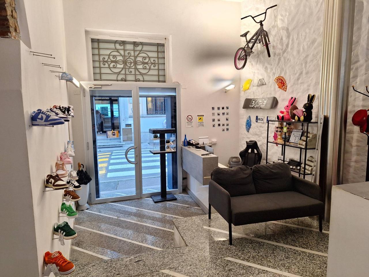 Negozio in Via Carducci 5, Busto Arsizio, {3} - Foto 1