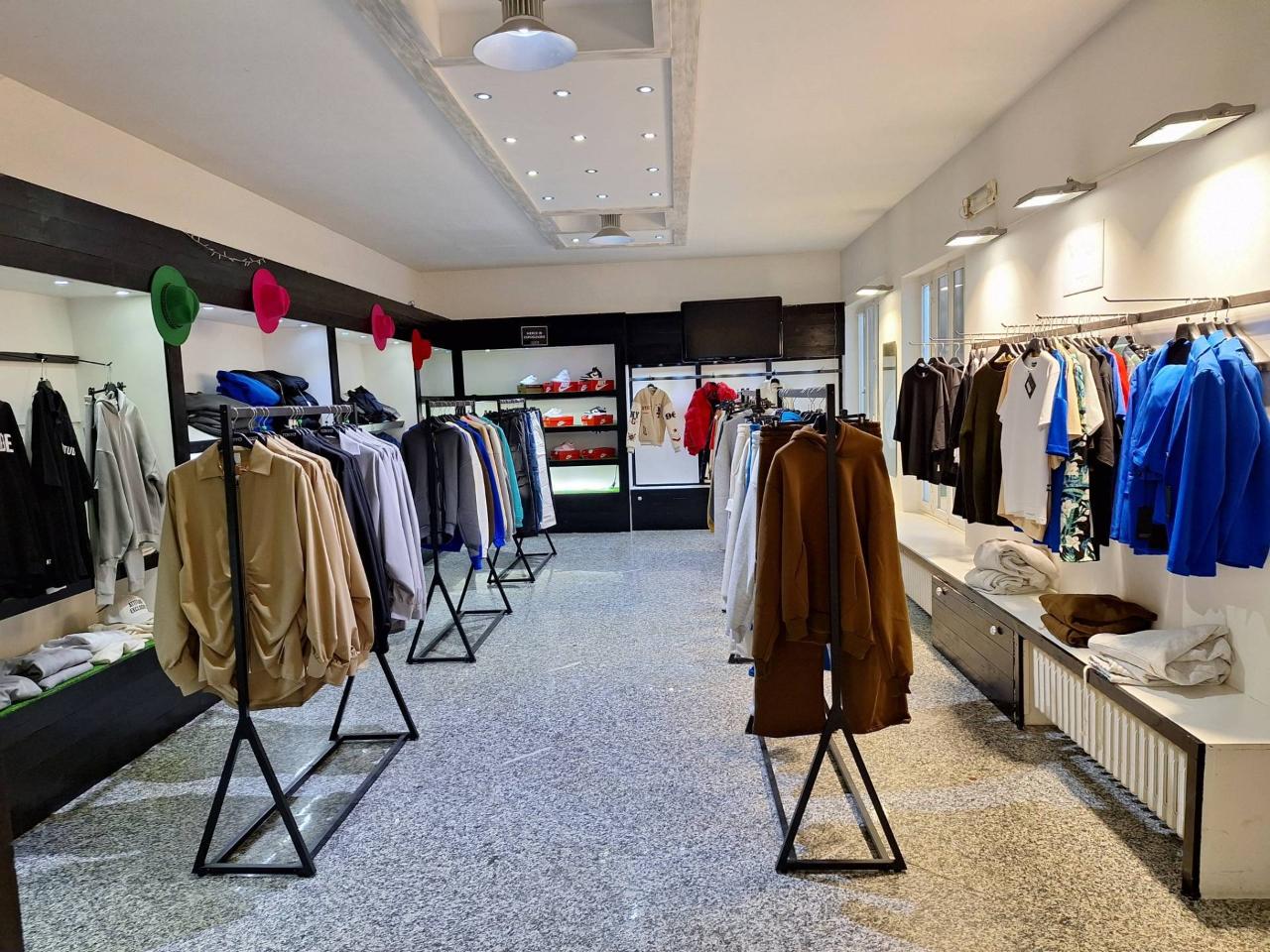 Negozio in Via Carducci 5, Busto Arsizio, {3} - Foto 2