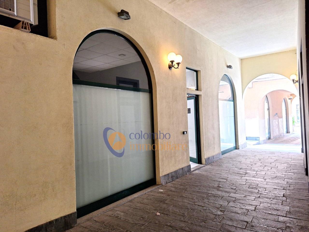 Negozio in Via G. Mazzini 14, Busto Arsizio, {3} - Foto 1
