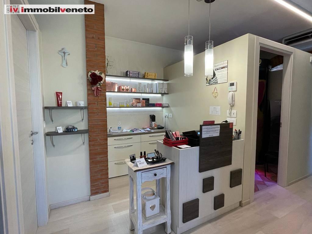 Esercizio commerciale in Via Roma 52, San Bonifacio, {3} - Foto 2