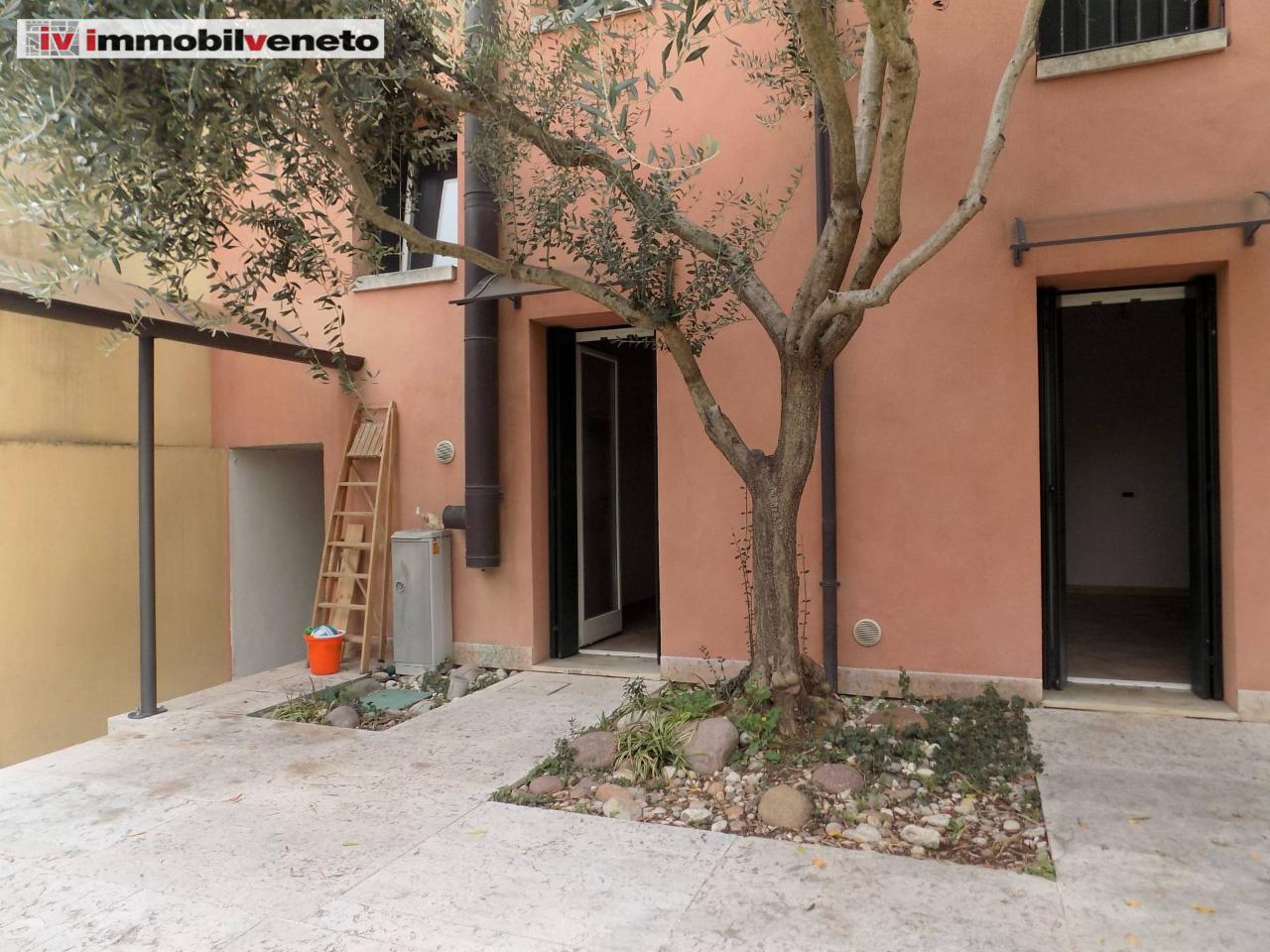 Esercizio commerciale in Via Roma 52, Lonigo, {3} - Foto 2