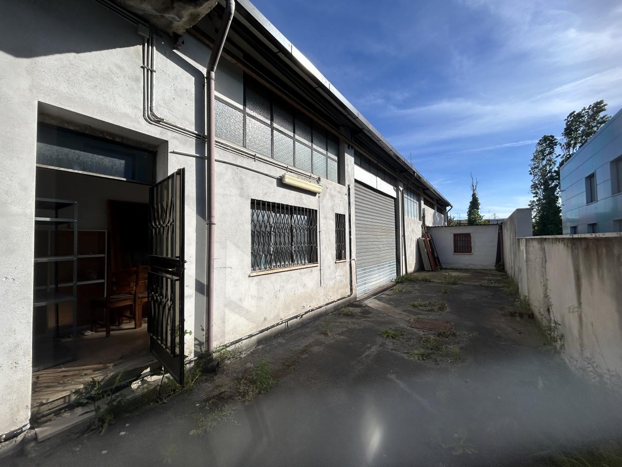 Magazzino in Via Decollatura 80, Roma, {3} - Foto 1
