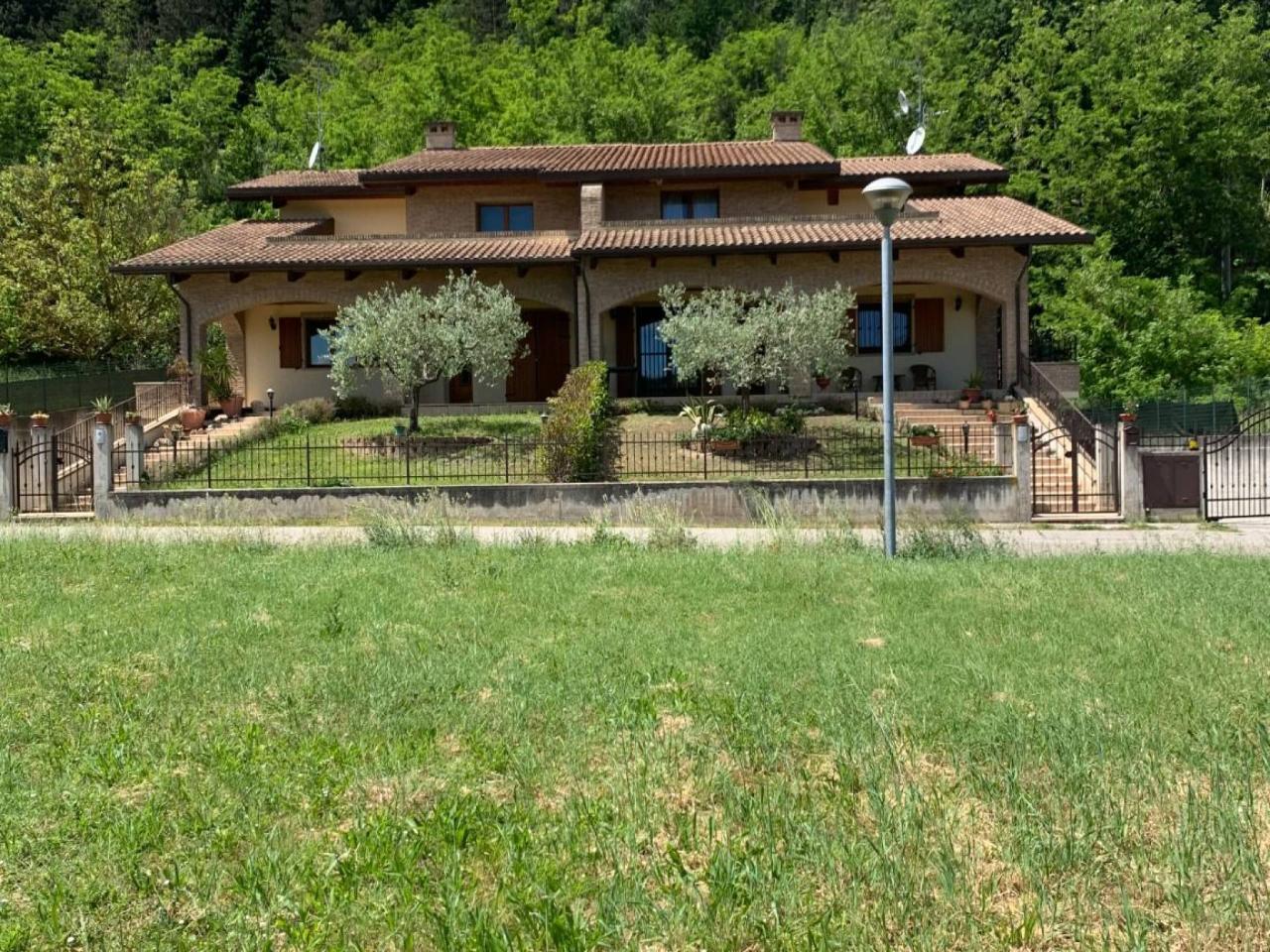 Villa in vendita a Montecalvo In Foglia