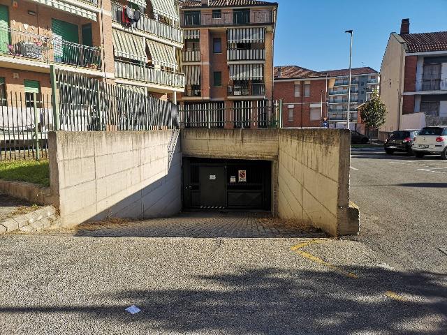 Garage or car box in Via Ugo Foscolo 16, Nichelino - Photo 1