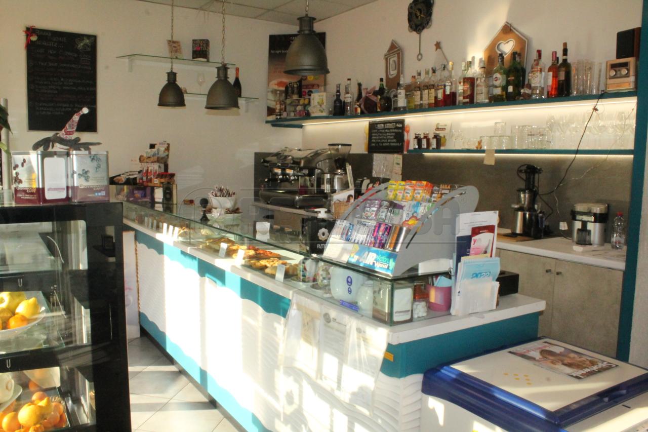 Bar in vendita a Loano