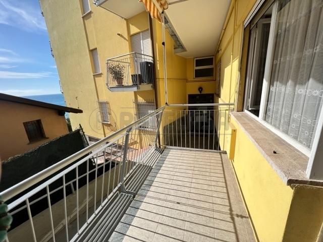 Vierzimmerwohnung in Via della Cornice 15, Borgio Verezzi - Foto 1