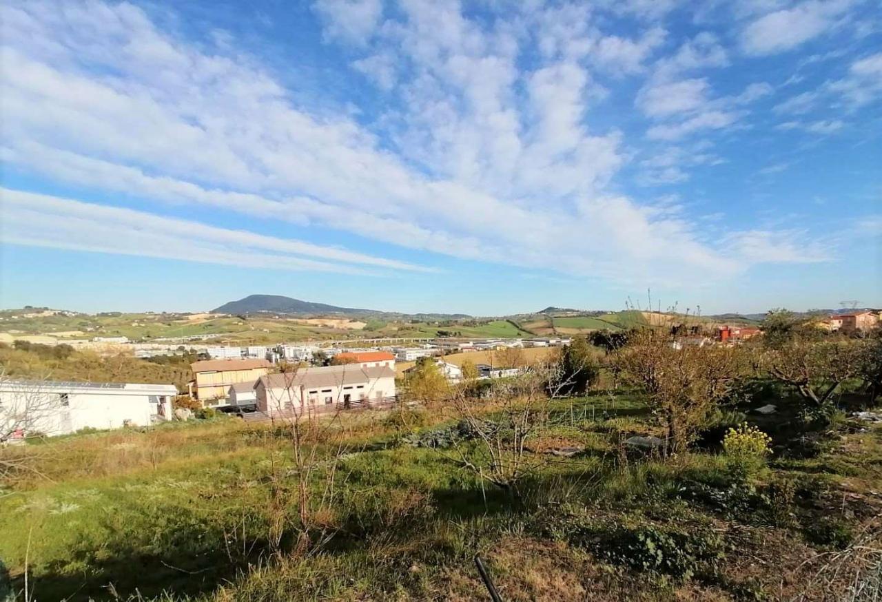 Terreno edificabile in vendita a Ancona