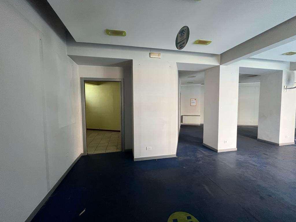 Negozio in , Ancona, {3} - Foto 2