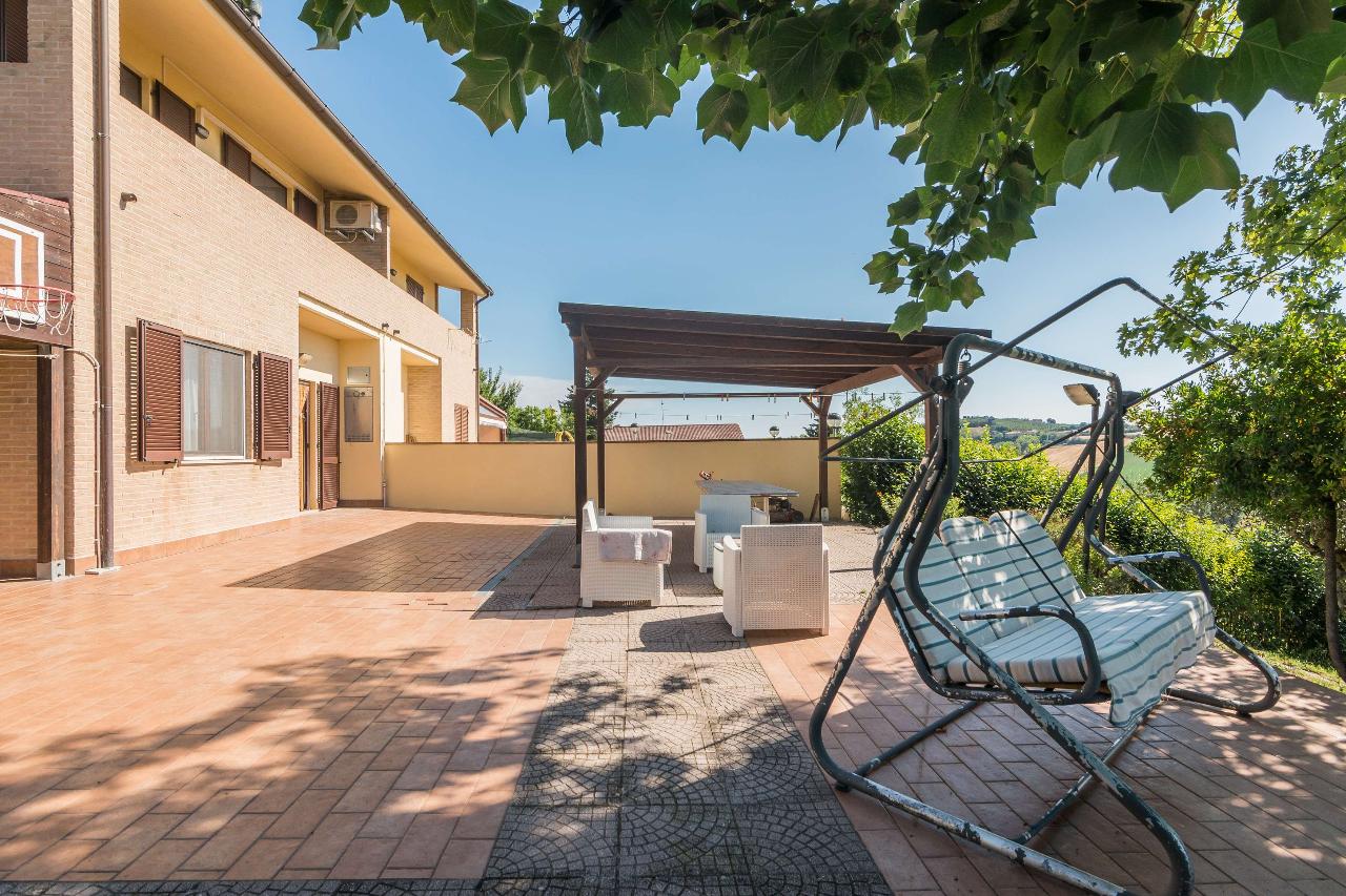 Villa bifamiliare in vendita a Polverigi