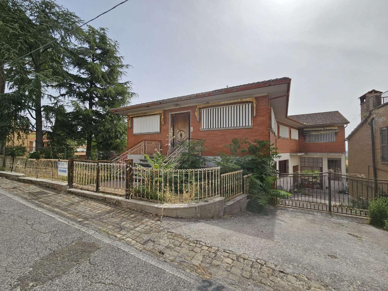Palazzina commerciale in Via Piave 92, Santa Maria Nuova, {3} - Foto 1