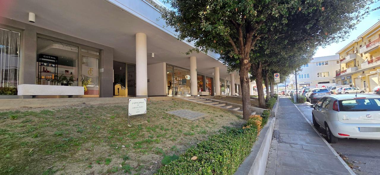 Palazzina commerciale in Via dell'Industria 12, Ancona, {3} - Foto 2