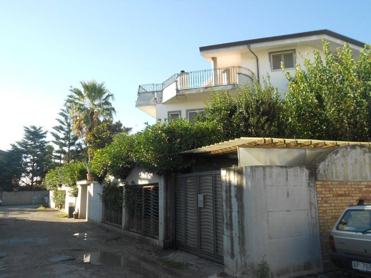 Villa in vendita a Mondragone