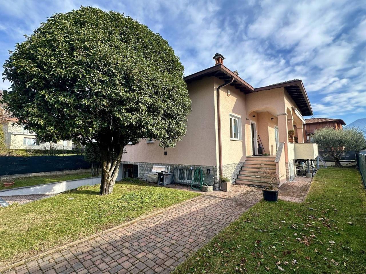 Villa in vendita a Domaso