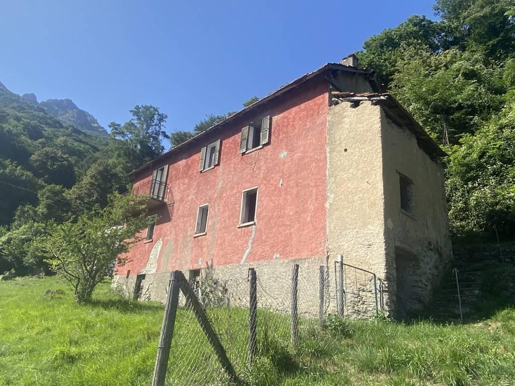 Villa in vendita a Plesio