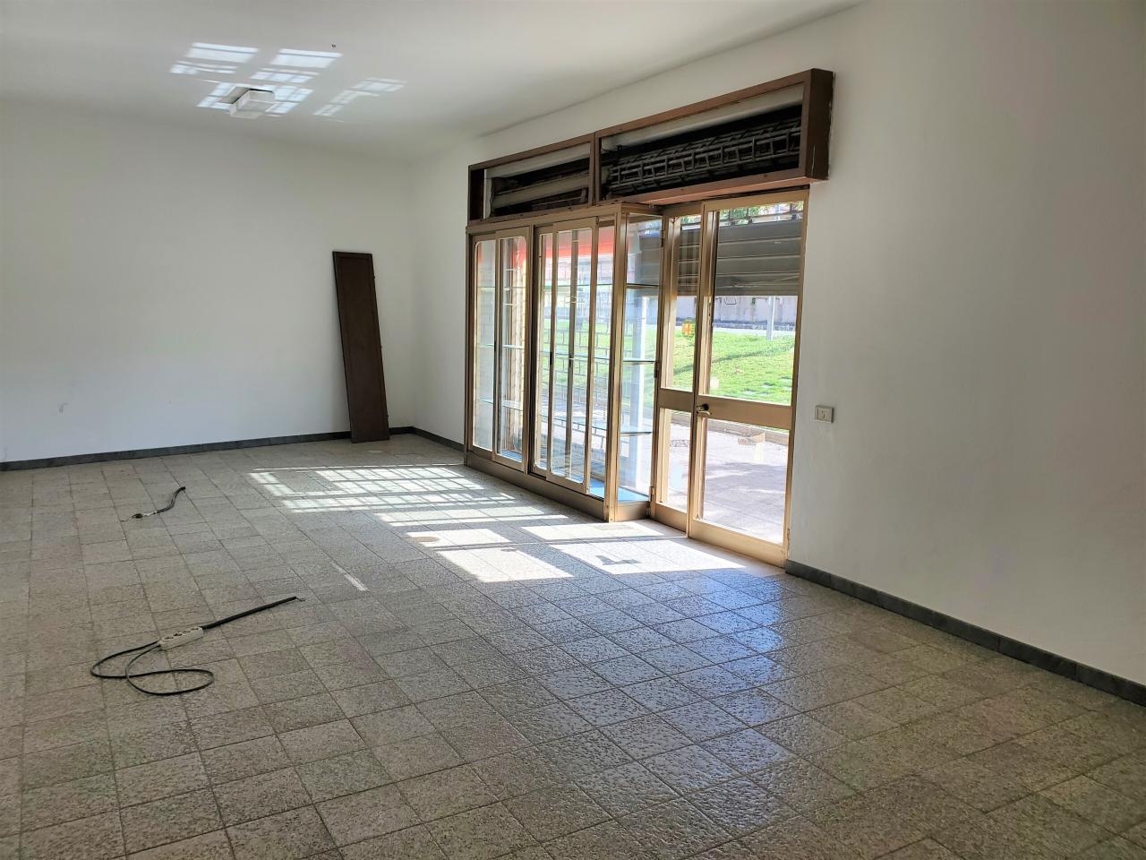 Negozio in , Villasor, {3} - Foto 2