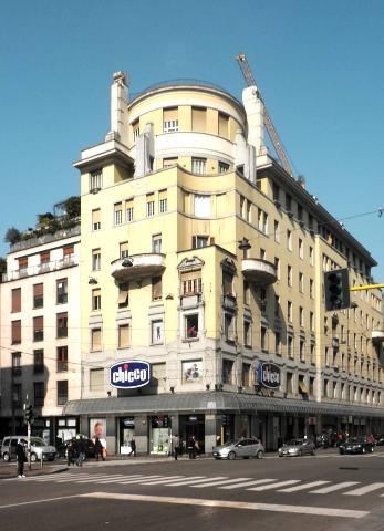 Shop in Piazza Argentina, Milano - Photo 1