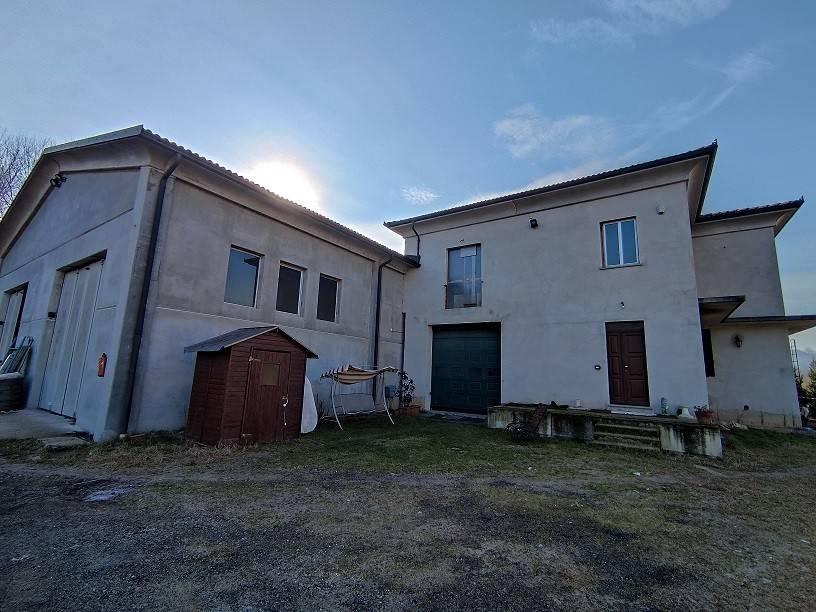 Villa in vendita a Azzano D'Asti