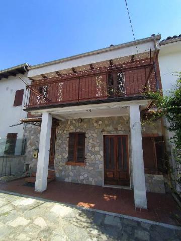 Detached house in Vicolo del Centro, Camino - Photo 1