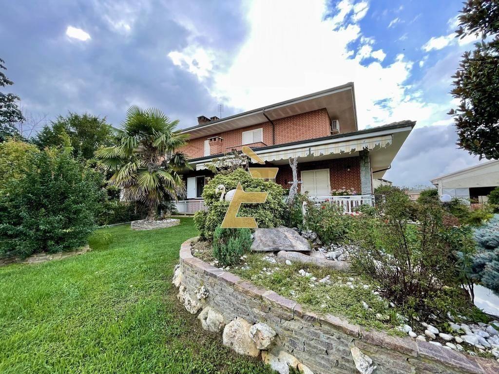 Villa in vendita a Villanova D'Asti