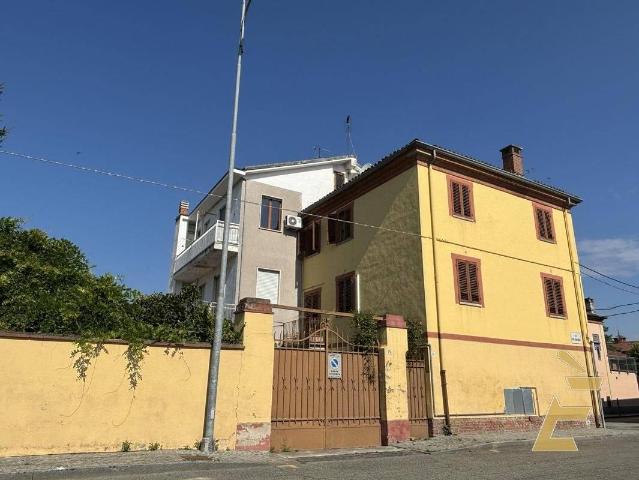 4-room flat in Via Vittorio Veneto 82, Villanova d'Asti - Photo 1