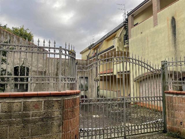 Terraced house in Via Ferdinando Rossi, Caserta - Photo 1