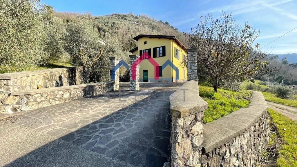 Villa in vendita a Borgo A Mozzano