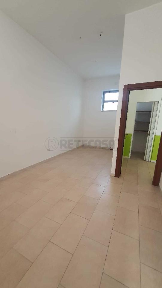 Palazzina commerciale in , Mercato San Severino, {3} - Foto 2