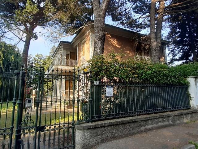 Villa in Via Bergamo, 1, Gallarate - Foto 1