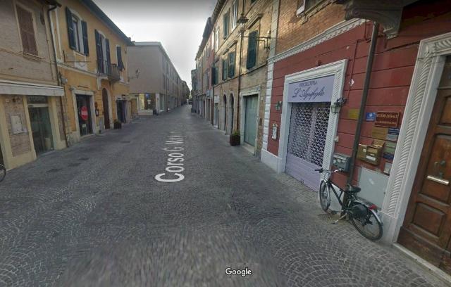 Shop in Piazza Pier Maria Amiani, Fano - Photo 1