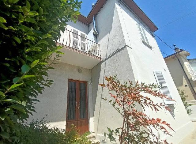 Terraced house, Fano - Photo 1