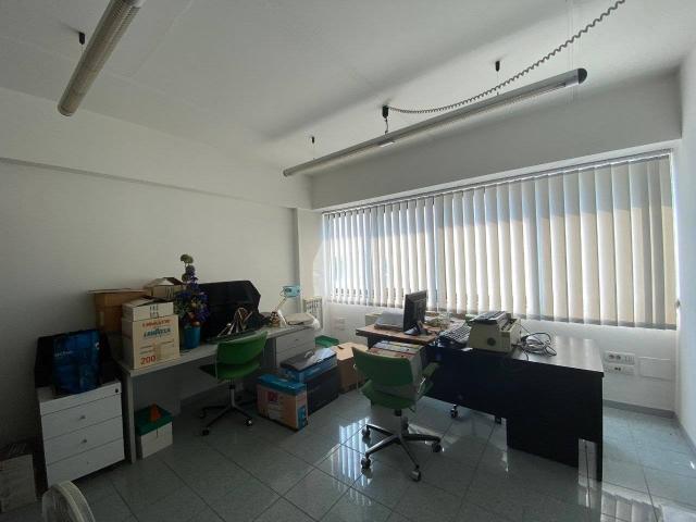 Shared office in {3}, Strada degli Olmi - Photo 1