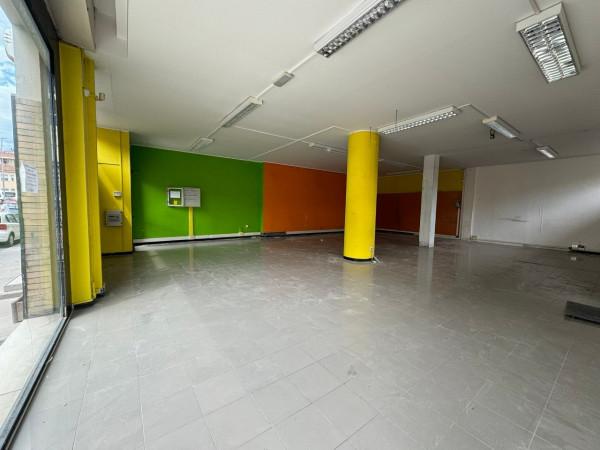 Negozio in Via Montenevoso 20, Pesaro, {3} - Foto 2