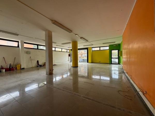 Negozio in Via Montenevoso 20, Pesaro, {3} - Foto 1