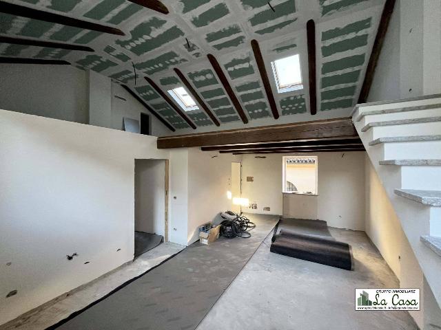 4-room flat in Piazza Italia, Poirino - Photo 1