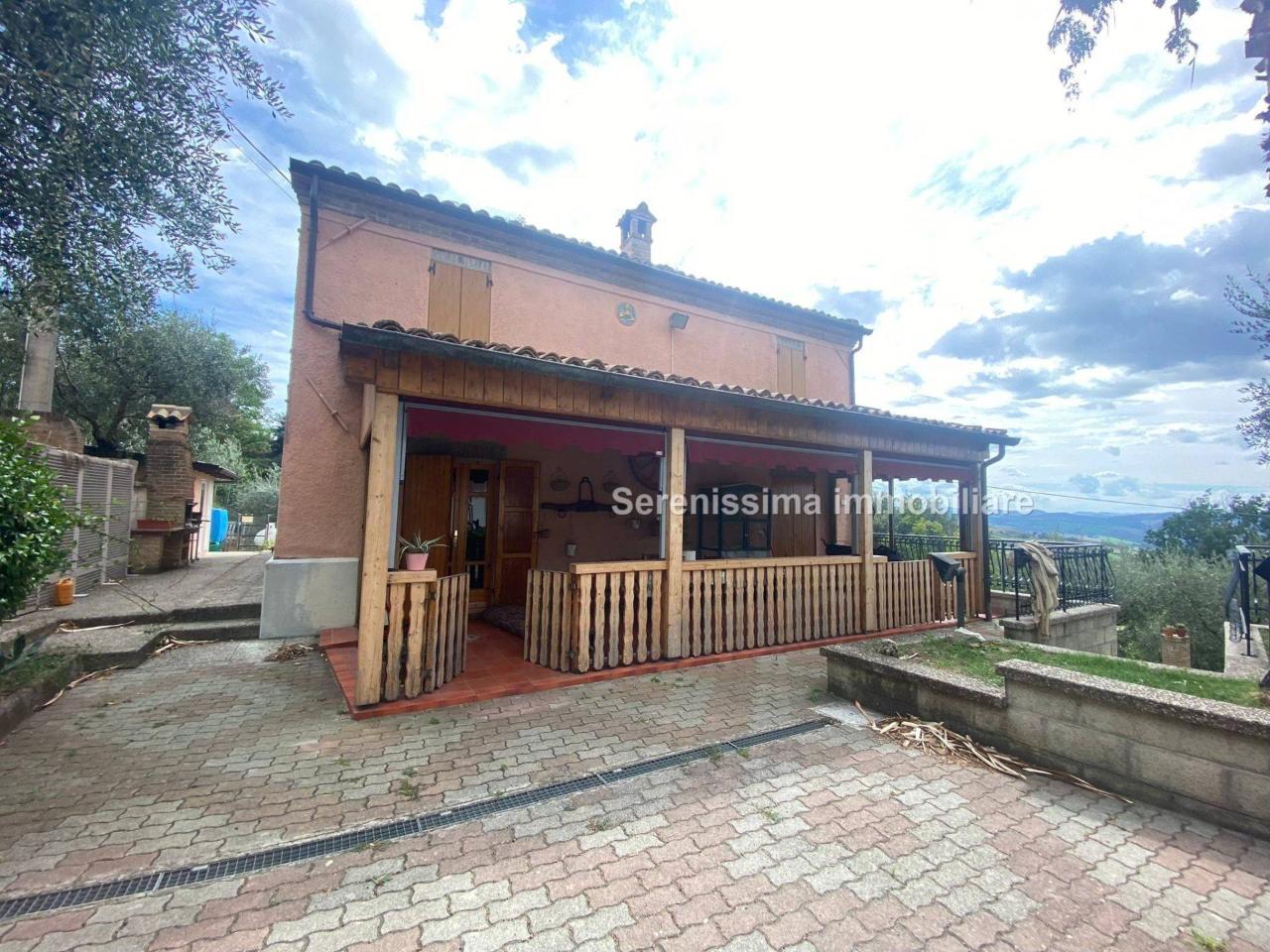 Villa in vendita a Vallefoglia