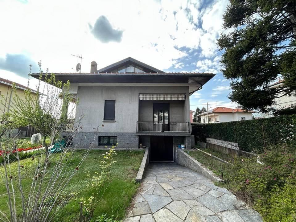 Villa in vendita a Cardano Al Campo